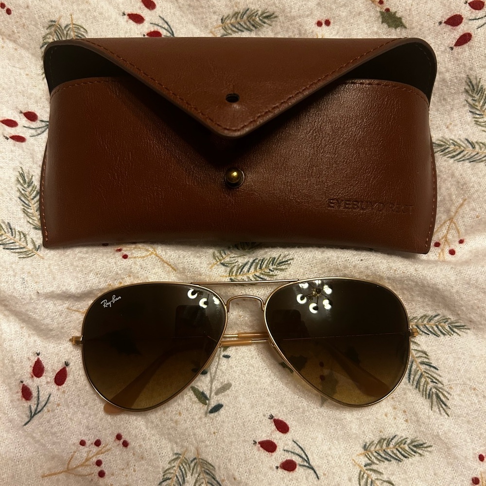 Ray-Ban Aviator Sunglasses in Gold Frame with Brown Gradient Lenses